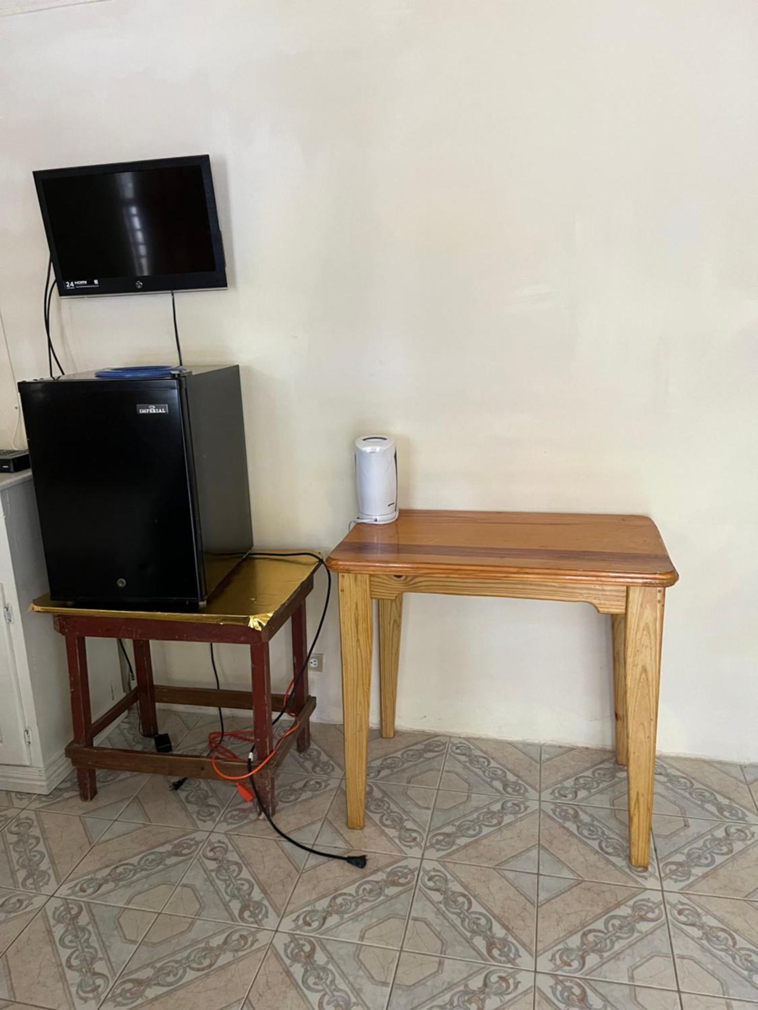 Andre'S Guest House Негрил Экстерьер фото